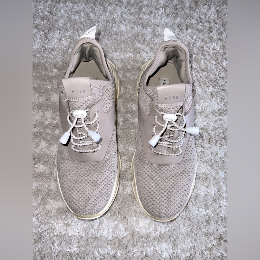 Steve Madden Myles Sneaker